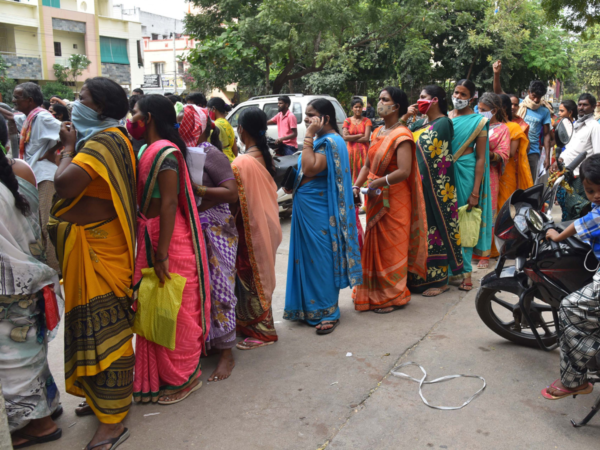 Applying rs10000 Hyderabad Flood Relief Photo Gallery - Sakshi14