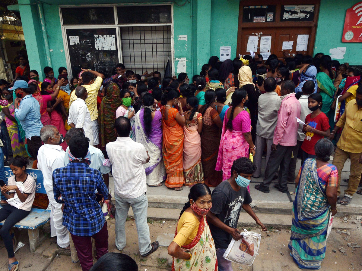 Applying rs10000 Hyderabad Flood Relief Photo Gallery - Sakshi19