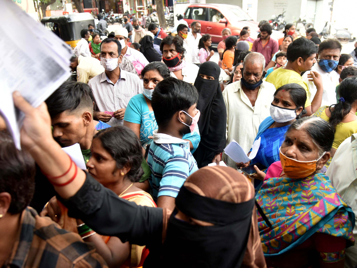 Applying rs10000 Hyderabad Flood Relief Photo Gallery - Sakshi4