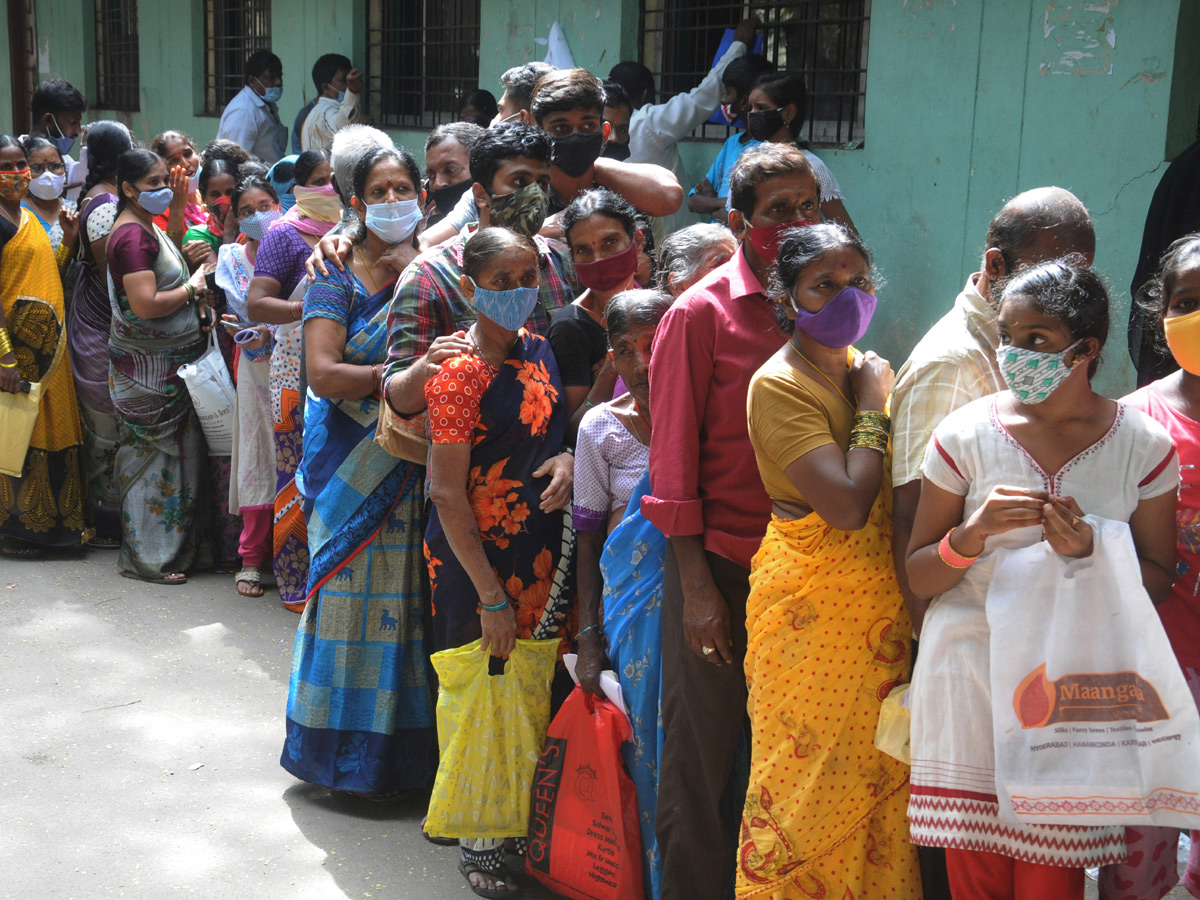 Applying rs10000 Hyderabad Flood Relief Photo Gallery - Sakshi8