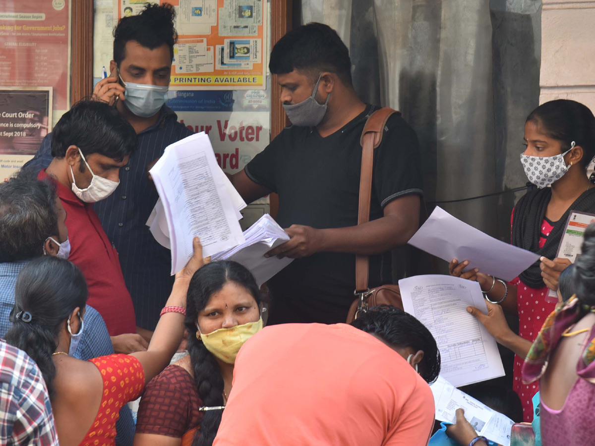 Applying rs10000 Hyderabad Flood Relief Photo Gallery - Sakshi10