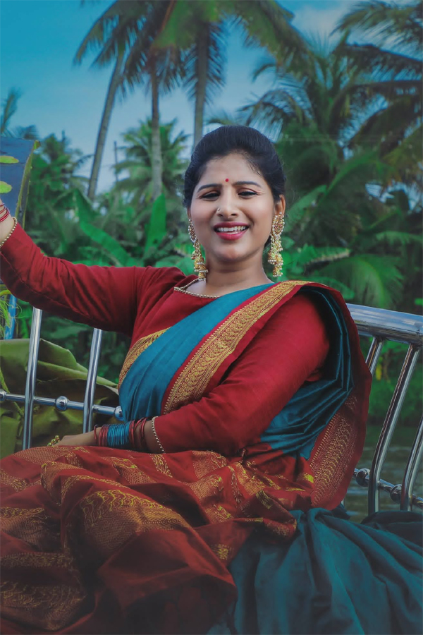 Singer Mangli Photos - Sakshi14