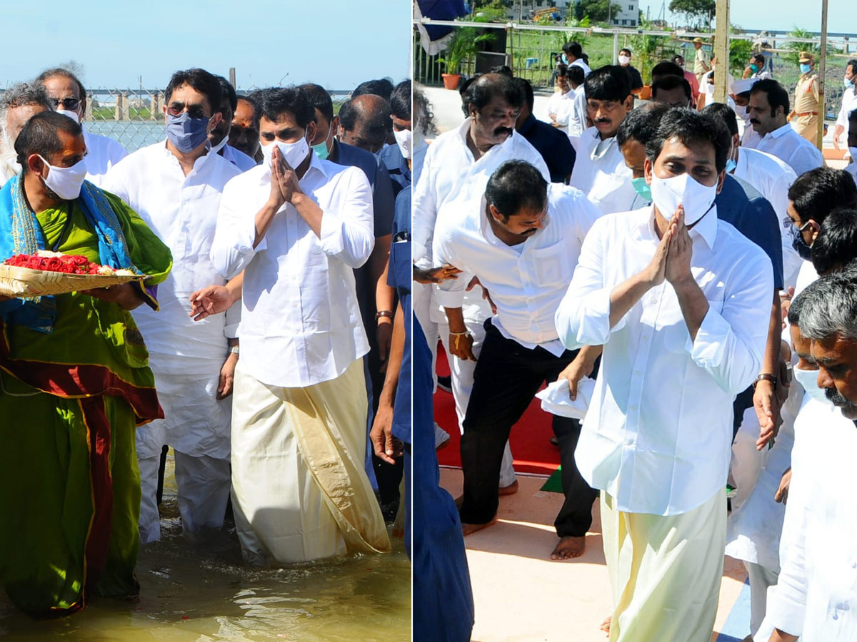 AP CM YS Jagan Mohan Reddy inaugurates Tungabhadra Pushkarams Photo Gallery - Sakshi1