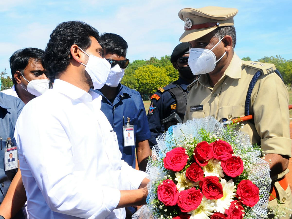 AP CM YS Jagan Mohan Reddy inaugurates Tungabhadra Pushkarams Photo Gallery - Sakshi12