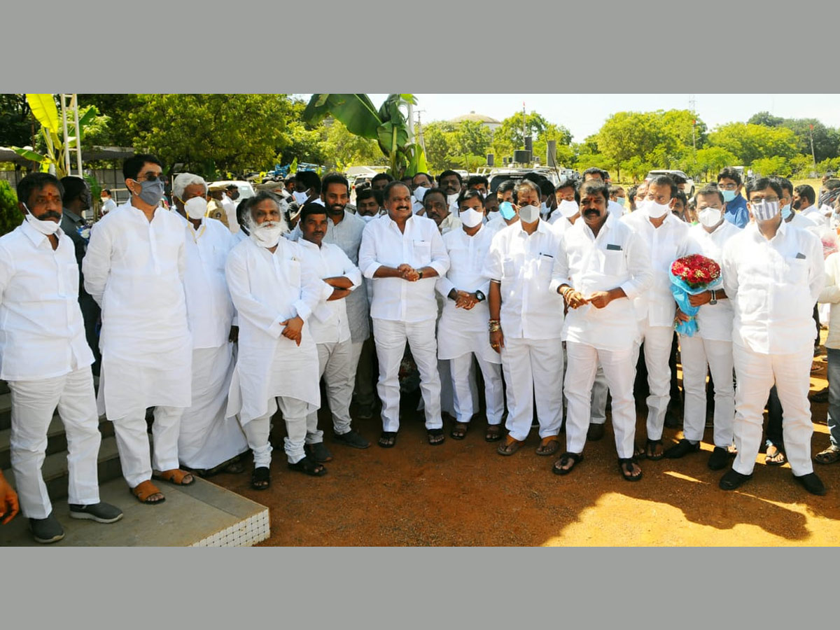 AP CM YS Jagan Mohan Reddy inaugurates Tungabhadra Pushkarams Photo Gallery - Sakshi15