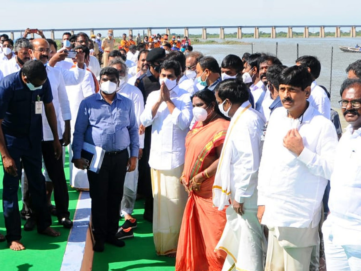 AP CM YS Jagan Mohan Reddy inaugurates Tungabhadra Pushkarams Photo Gallery - Sakshi2