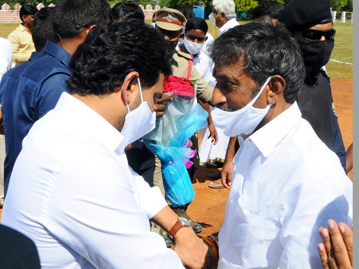 AP CM YS Jagan Mohan Reddy inaugurates Tungabhadra Pushkarams Photo Gallery - Sakshi6