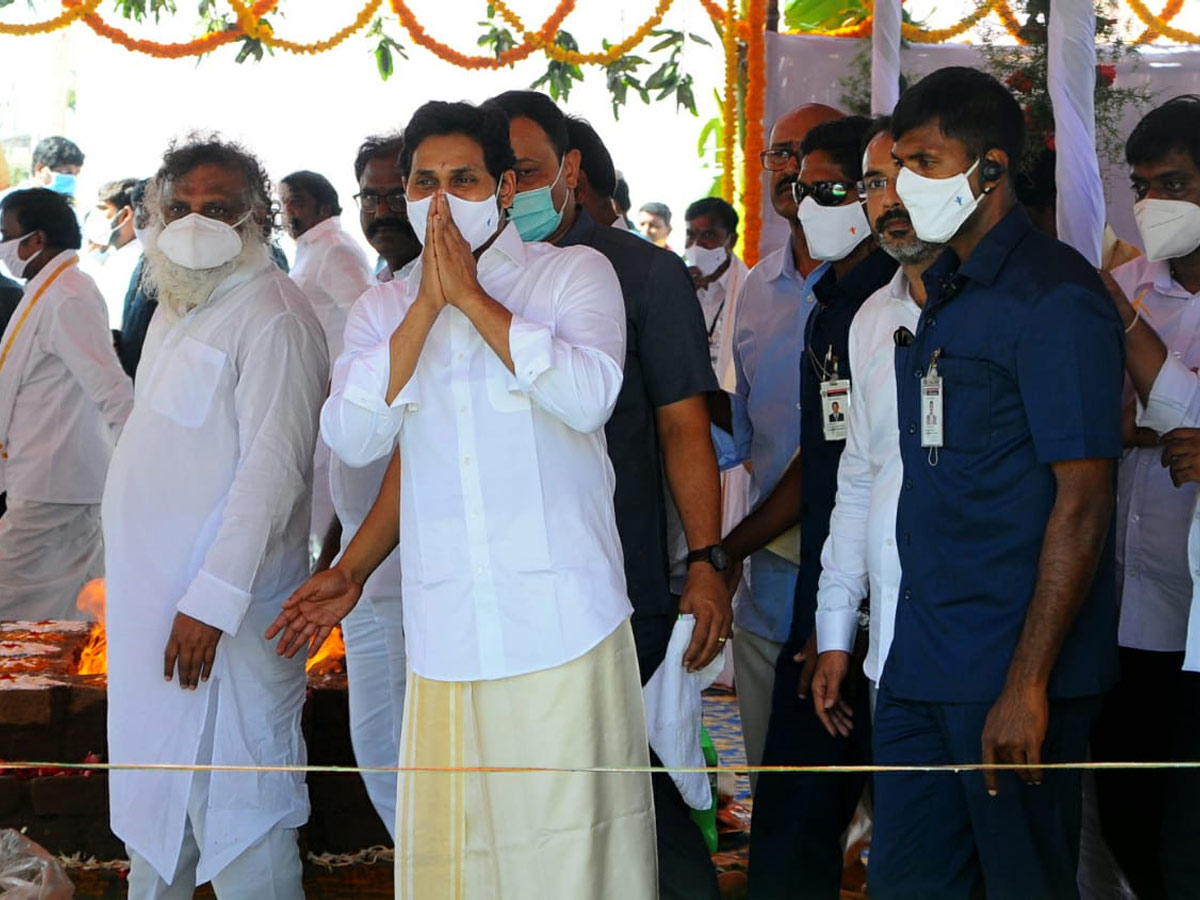 AP CM YS Jagan Mohan Reddy inaugurates Tungabhadra Pushkarams Photo Gallery - Sakshi4