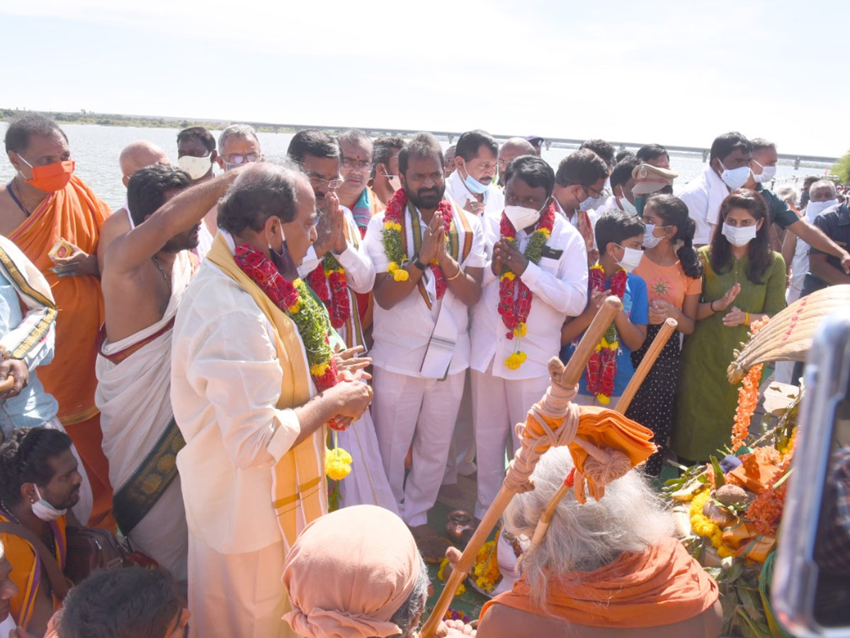 Tungabhadra Pushkaralu 2020 Photo Gallery - Sakshi9