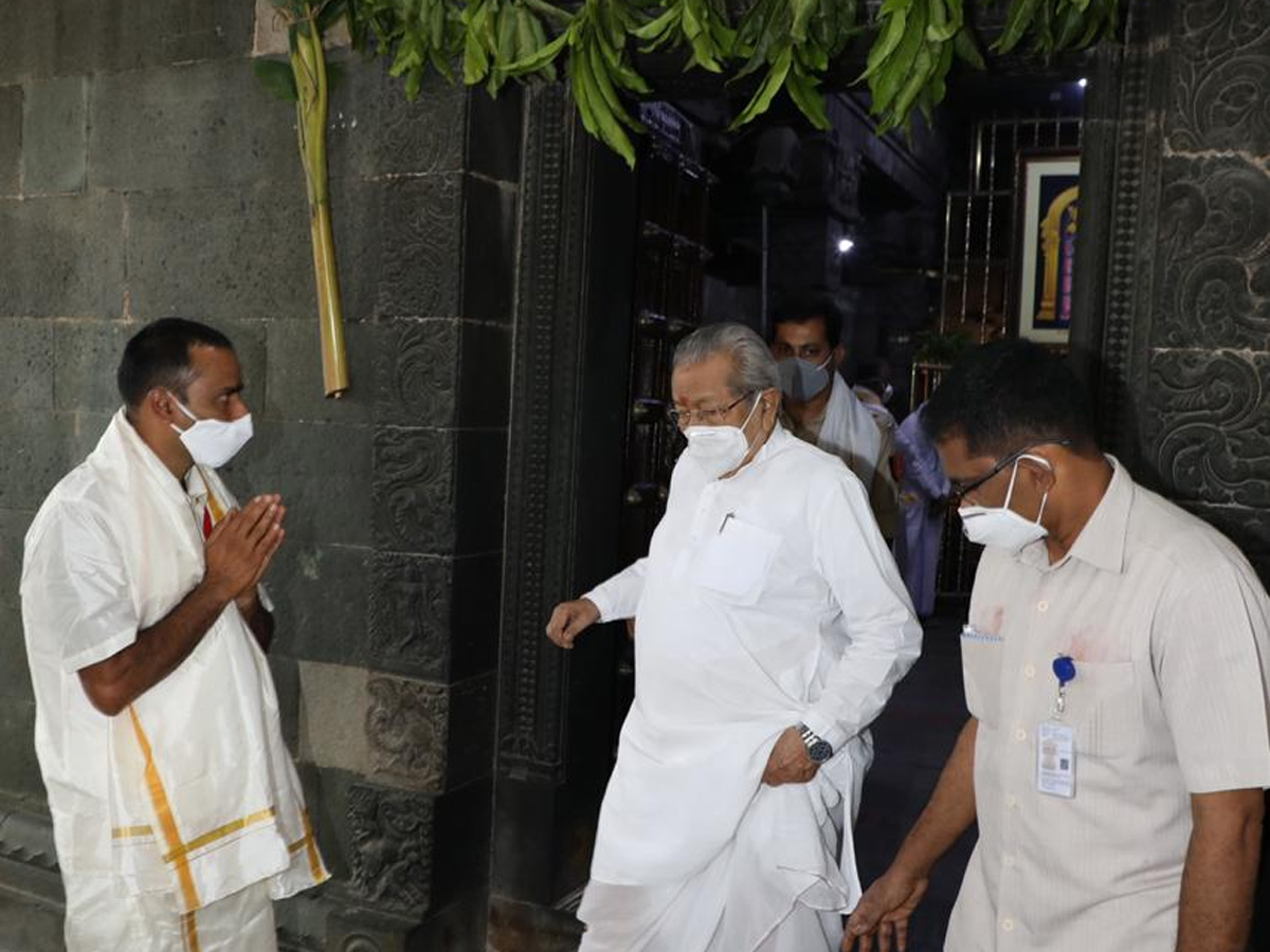 President Ram Nath Kovind visits Tirumala Photo Gallery - Sakshi10