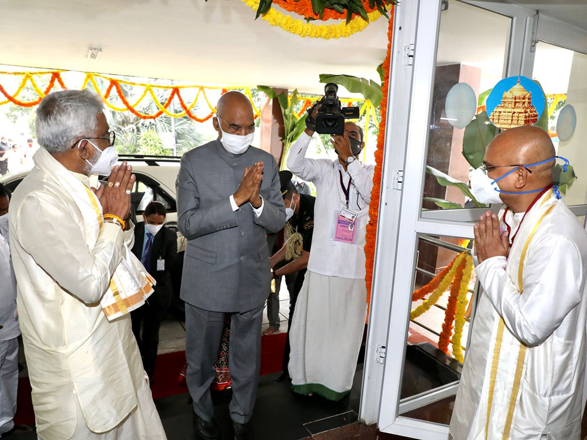 President Ram Nath Kovind visits Tirumala Photo Gallery - Sakshi3