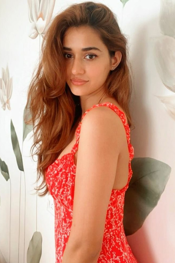 Disha Patani Hot Photos Photo Gallery - Sakshi23