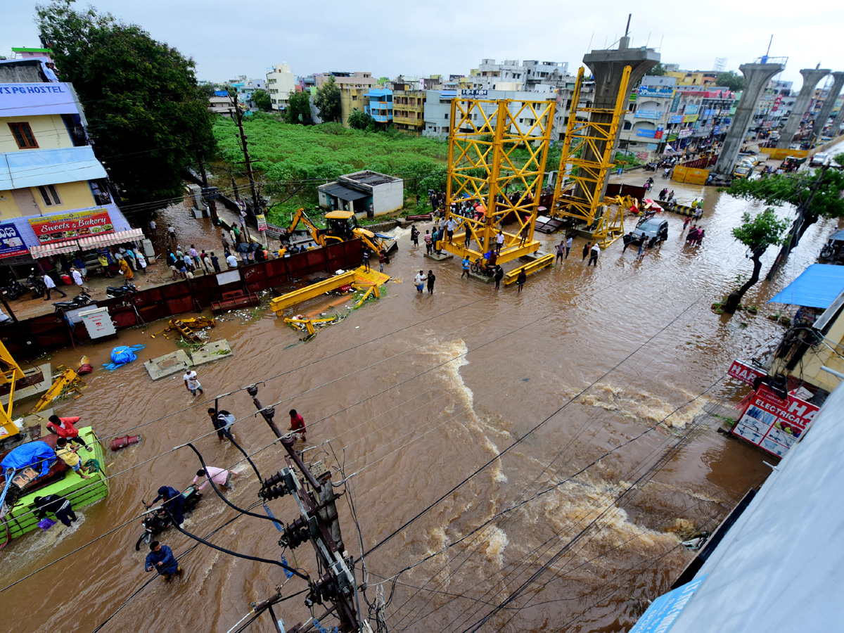 Nivar Cyclone in Tirupati Photos - Sakshi21