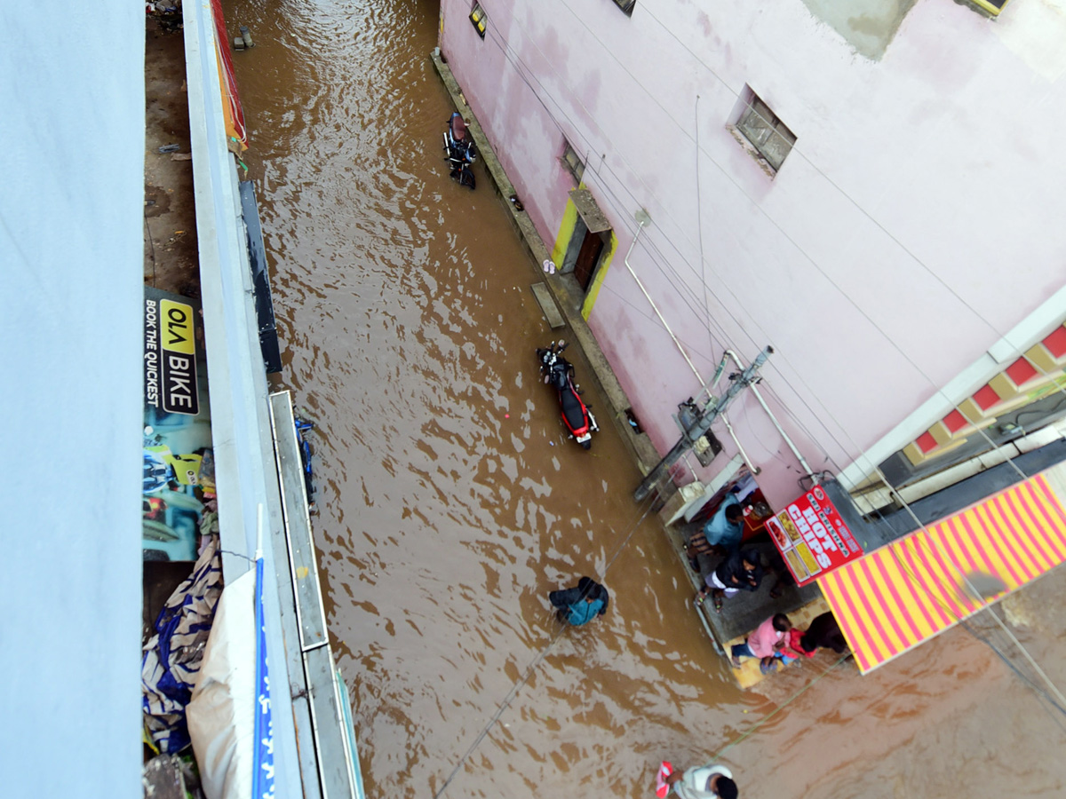 Nivar Cyclone in Tirupati Photos - Sakshi44