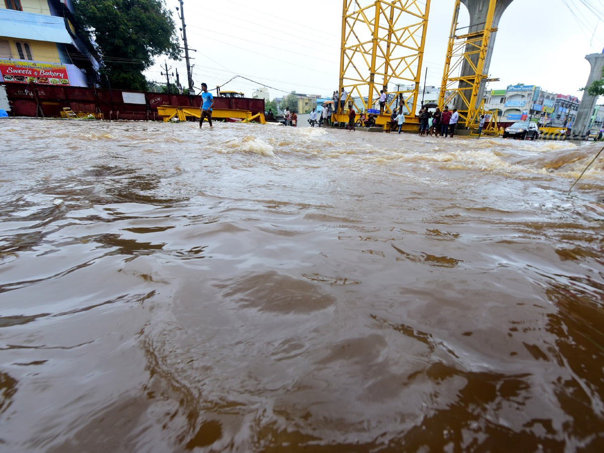 Nivar Cyclone in Tirupati Photos - Sakshi46