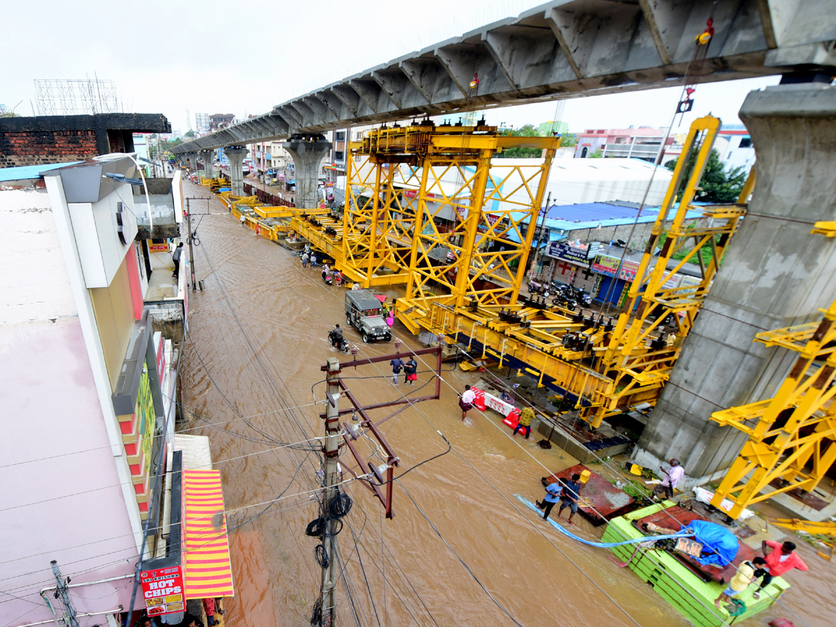 Nivar Cyclone in Tirupati Photos - Sakshi47