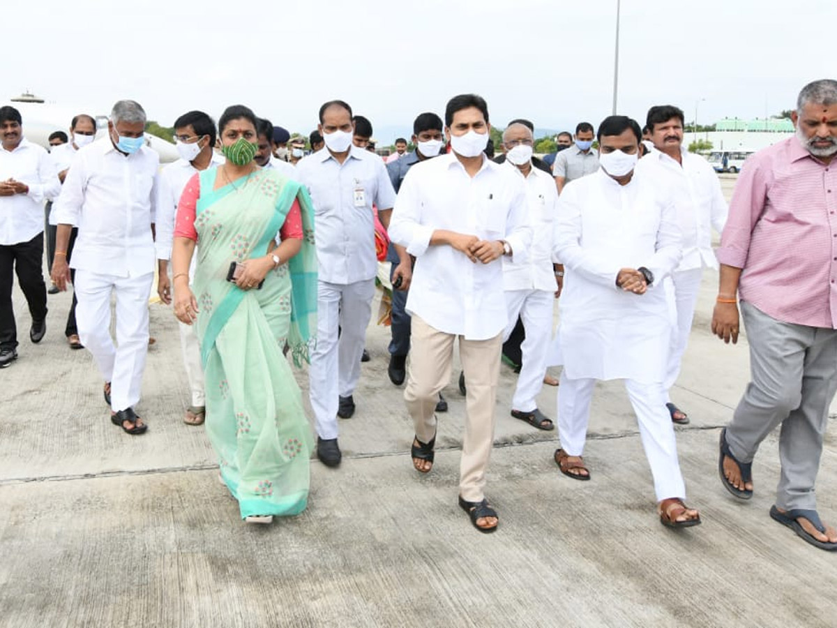 CM YS Jagan Aerial Survey Nivar Cyclone Areas Photo Gallery - Sakshi32