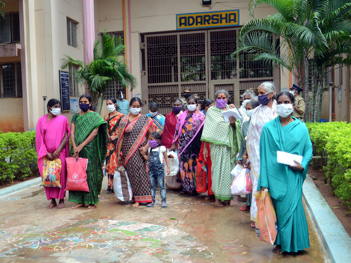 women prisoners released rajahmundry central jail photos - Sakshi12