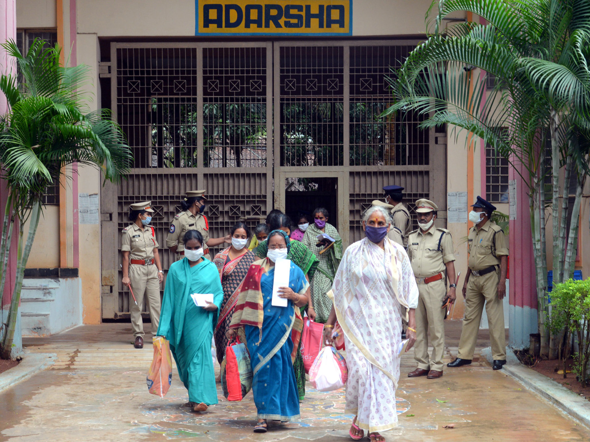 women prisoners released rajahmundry central jail photos - Sakshi19