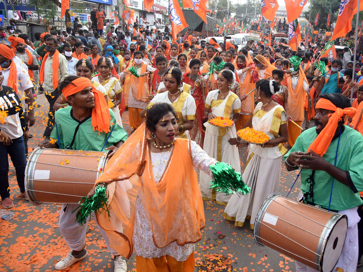 GHMC Elections 2020 UP Cm Yogi Adiyanath Road Show In Hyderabad - Sakshi11