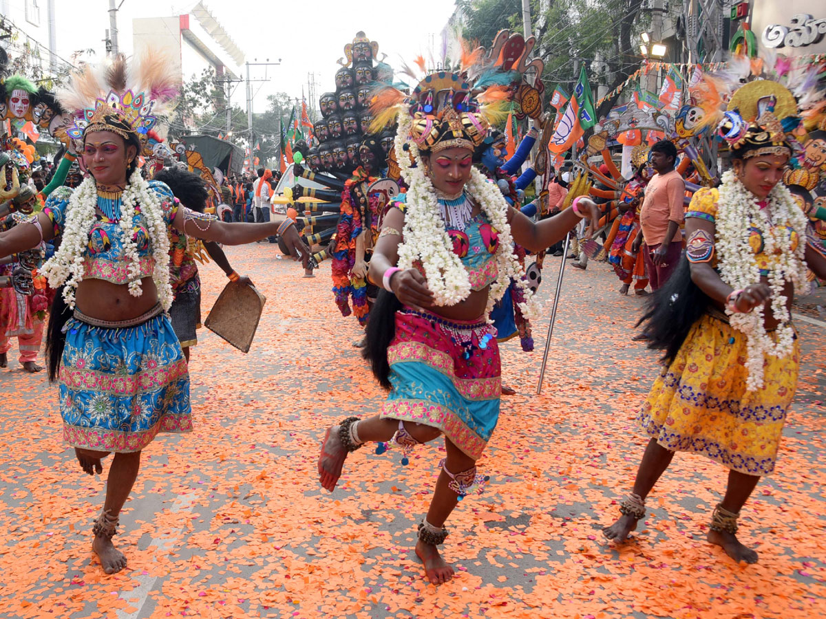 GHMC Elections 2020 UP Cm Yogi Adiyanath Road Show In Hyderabad - Sakshi17