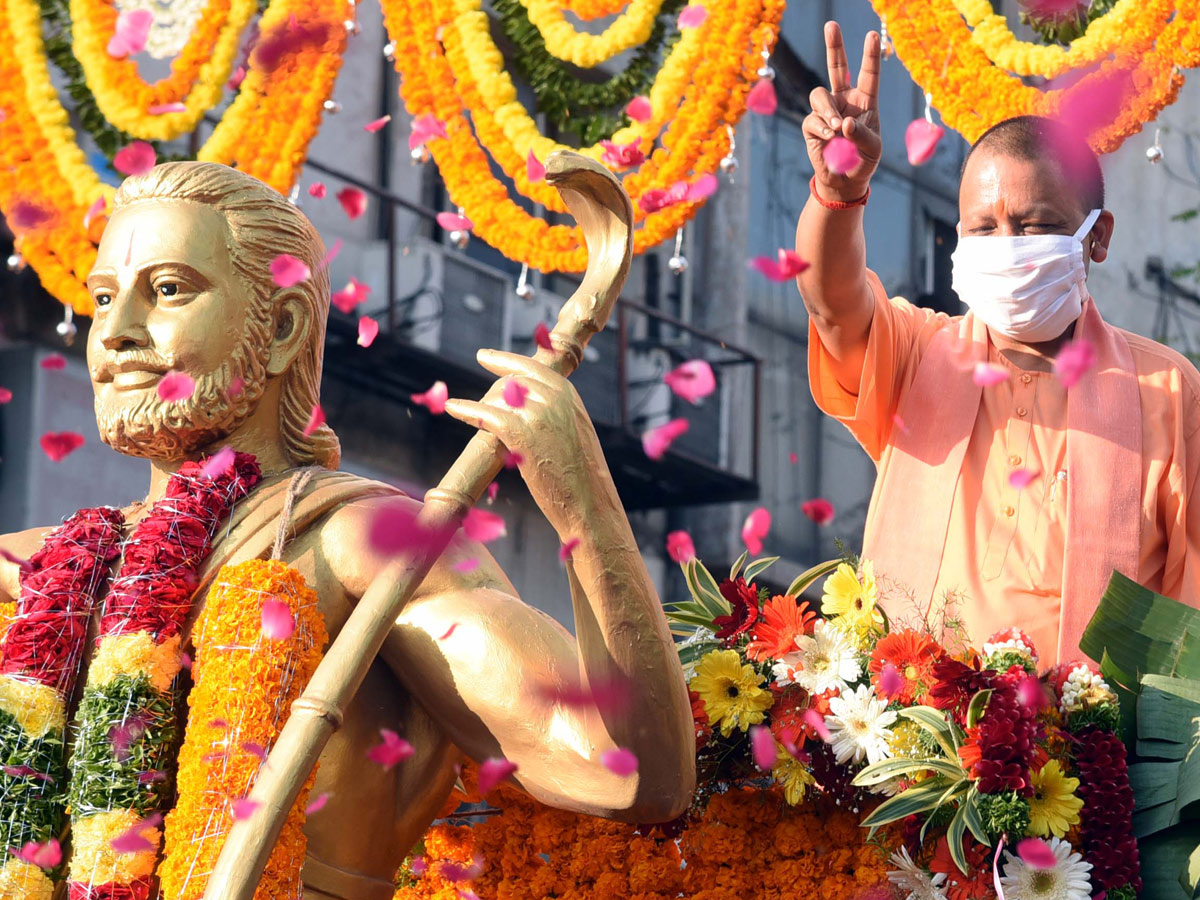 GHMC Elections 2020 UP Cm Yogi Adiyanath Road Show In Hyderabad - Sakshi29