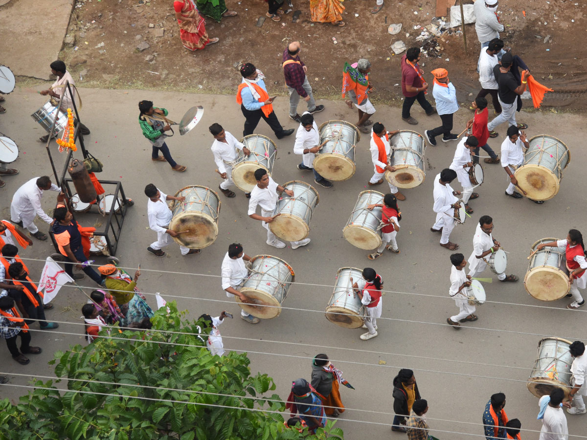 GHMC Elections 2020 UP Cm Yogi Adiyanath Road Show In Hyderabad - Sakshi32