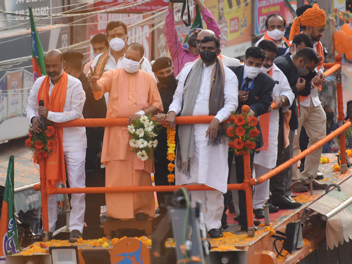 GHMC Elections 2020 UP Cm Yogi Adiyanath Road Show In Hyderabad - Sakshi4