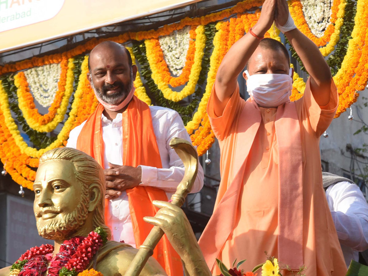 GHMC Elections 2020 UP Cm Yogi Adiyanath Road Show In Hyderabad - Sakshi5