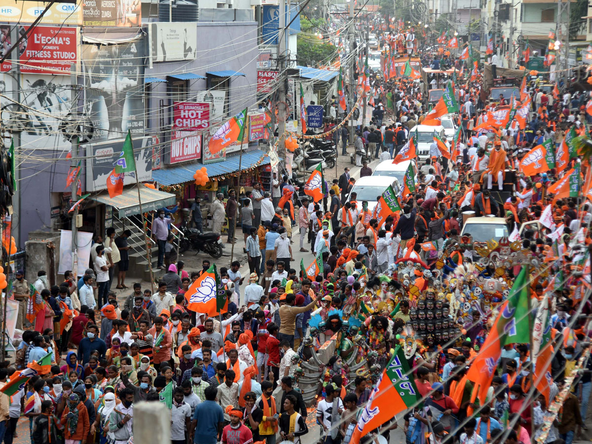 GHMC Elections 2020 UP Cm Yogi Adiyanath Road Show In Hyderabad - Sakshi6