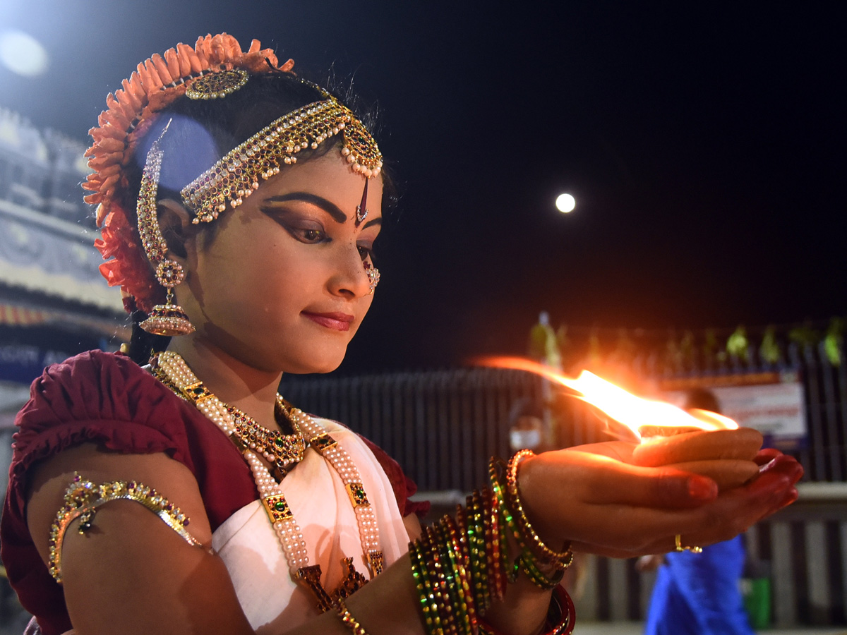 Koti Deepotsavam in Kanakadurga Indrakeeladri Temple - Sakshi11