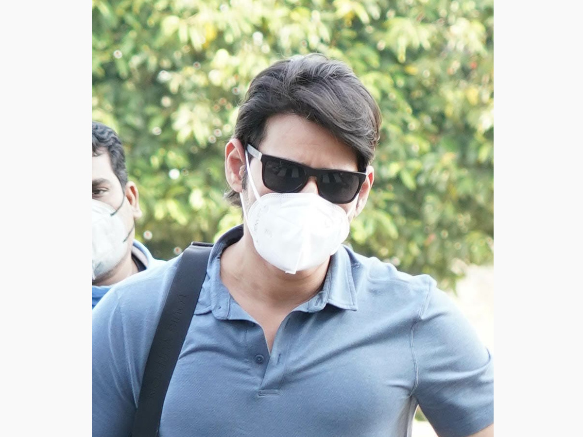 Mahesh Babu Goes On Vacation With Family Spotted At Airport Photo Gallery - Sakshi3