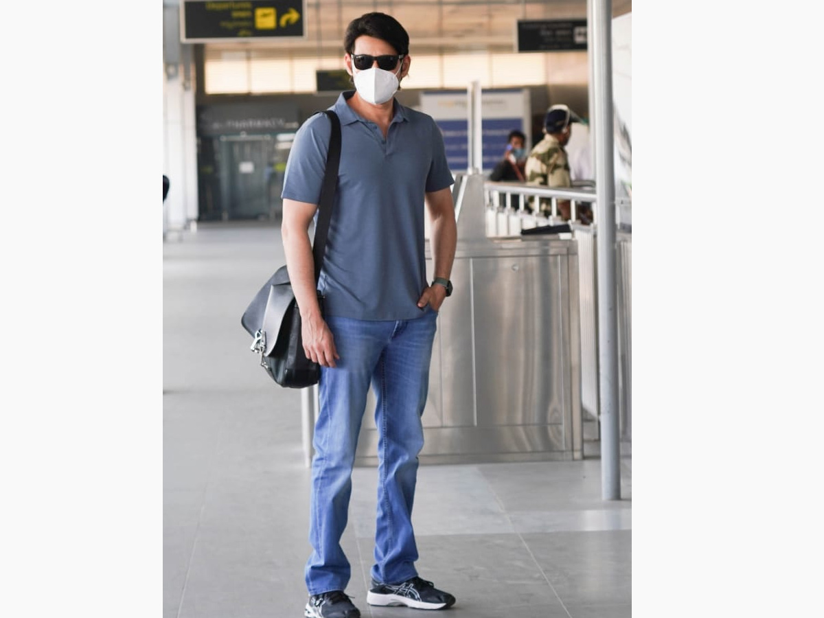 Mahesh Babu Goes On Vacation With Family Spotted At Airport Photo Gallery - Sakshi7