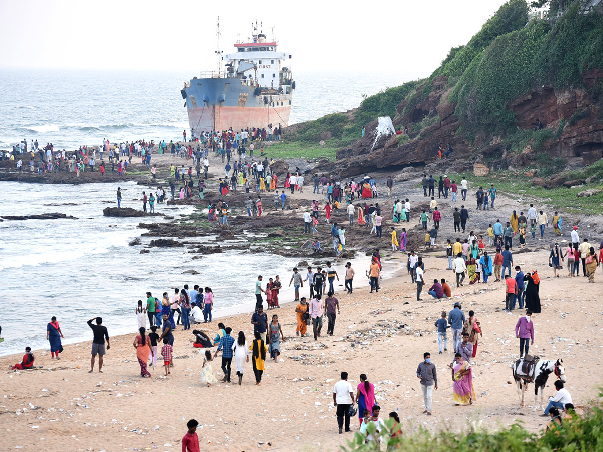 rk beach in visakhapatnam photo gallery - Sakshi2