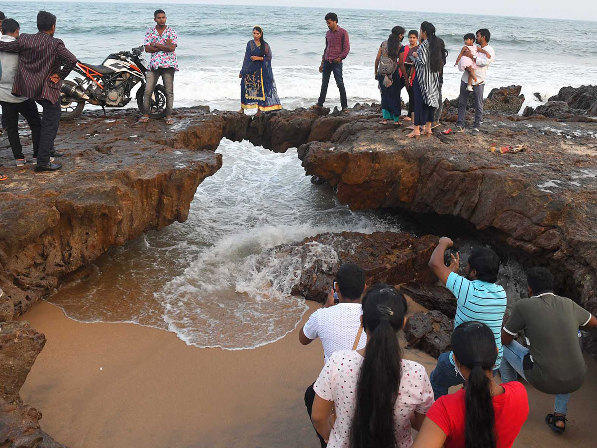 rk beach in visakhapatnam photo gallery - Sakshi4