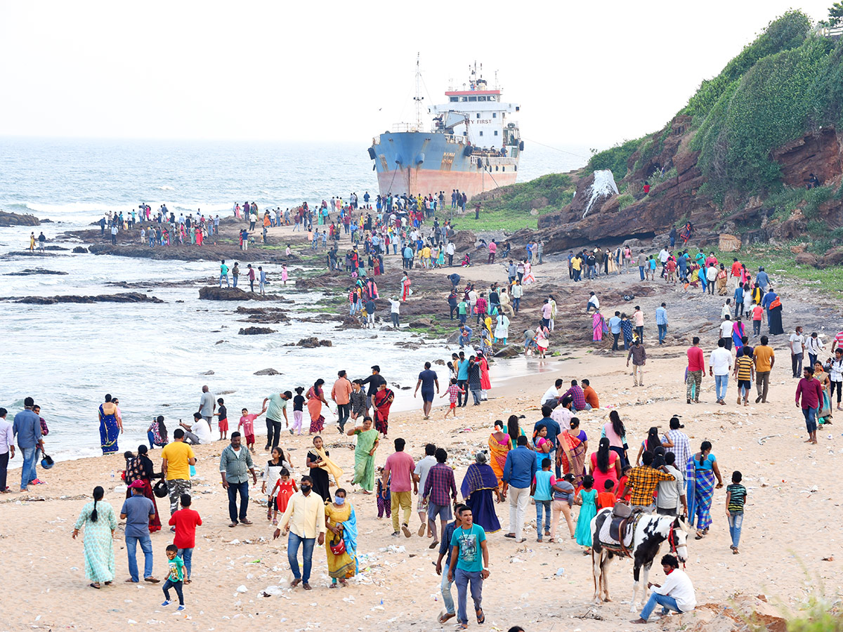 rk beach in visakhapatnam photo gallery - Sakshi5