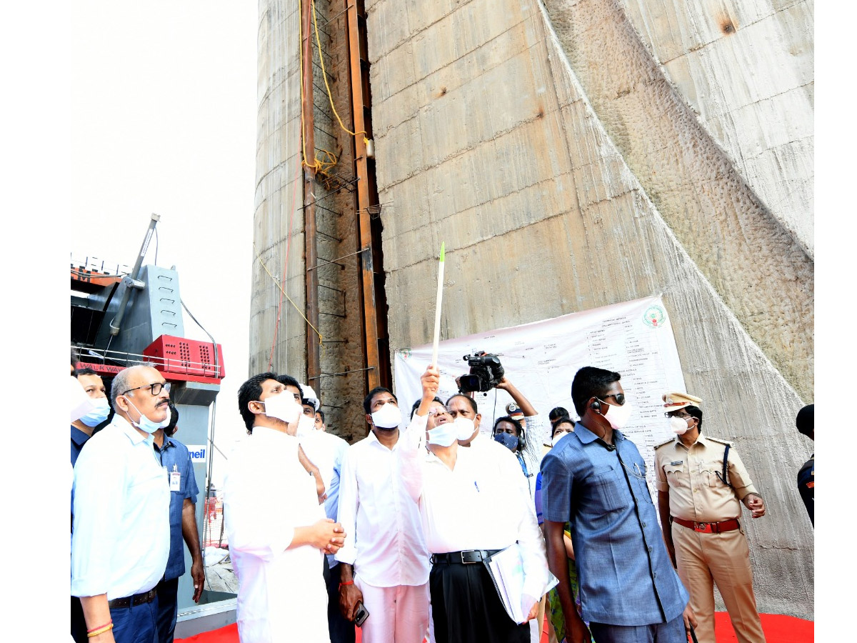 CM YS Jagan Inspects Polavaram Project Works Photo Gallery - Sakshi12