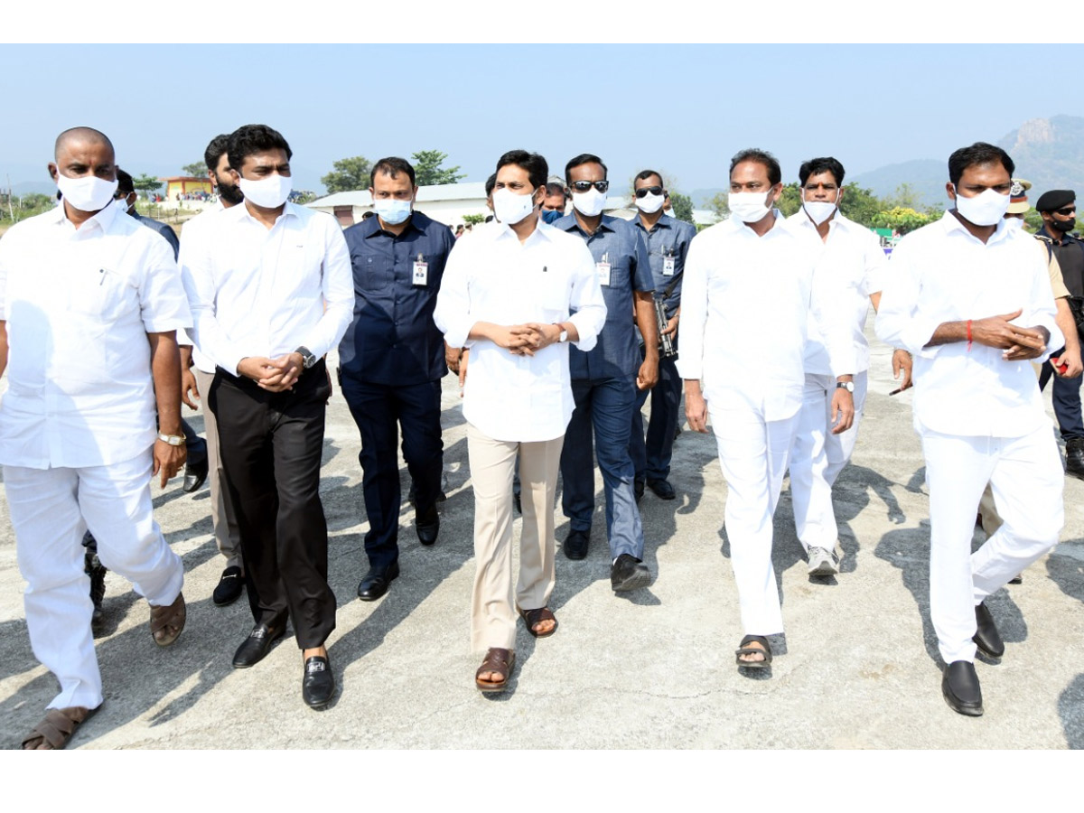 CM YS Jagan Inspects Polavaram Project Works Photo Gallery - Sakshi19