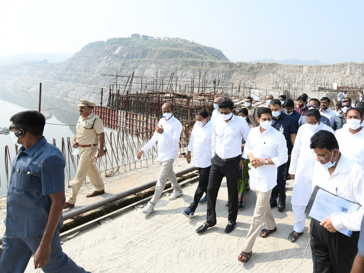 CM YS Jagan Inspects Polavaram Project Works Photo Gallery - Sakshi4