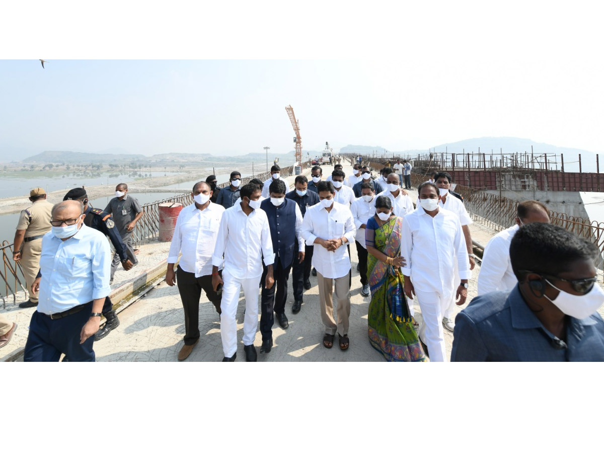 CM YS Jagan Inspects Polavaram Project Works Photo Gallery - Sakshi7