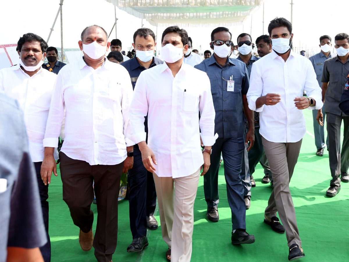 CM YS Jagan Inspects Polavaram Project Works Photo Gallery - Sakshi9