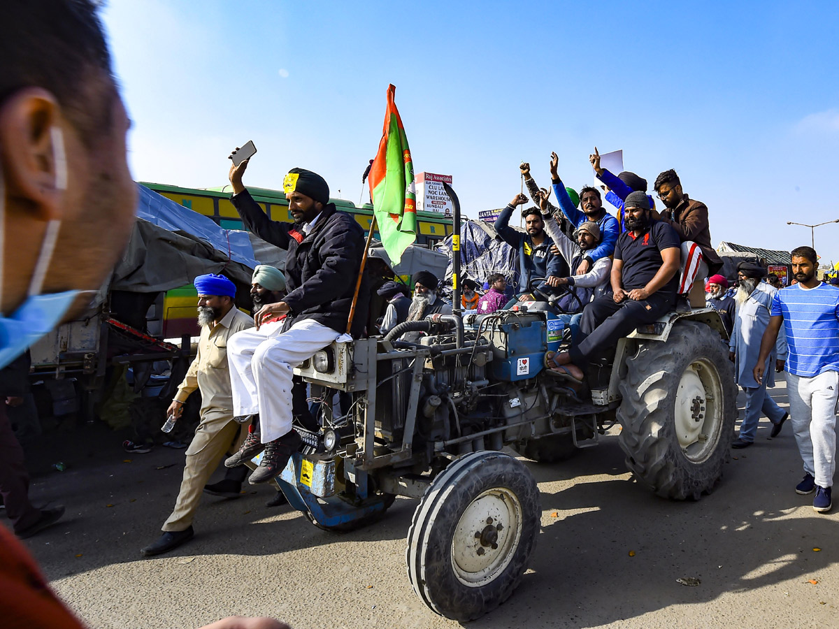 Farmers during their protest against the new farm laws - Sakshi12