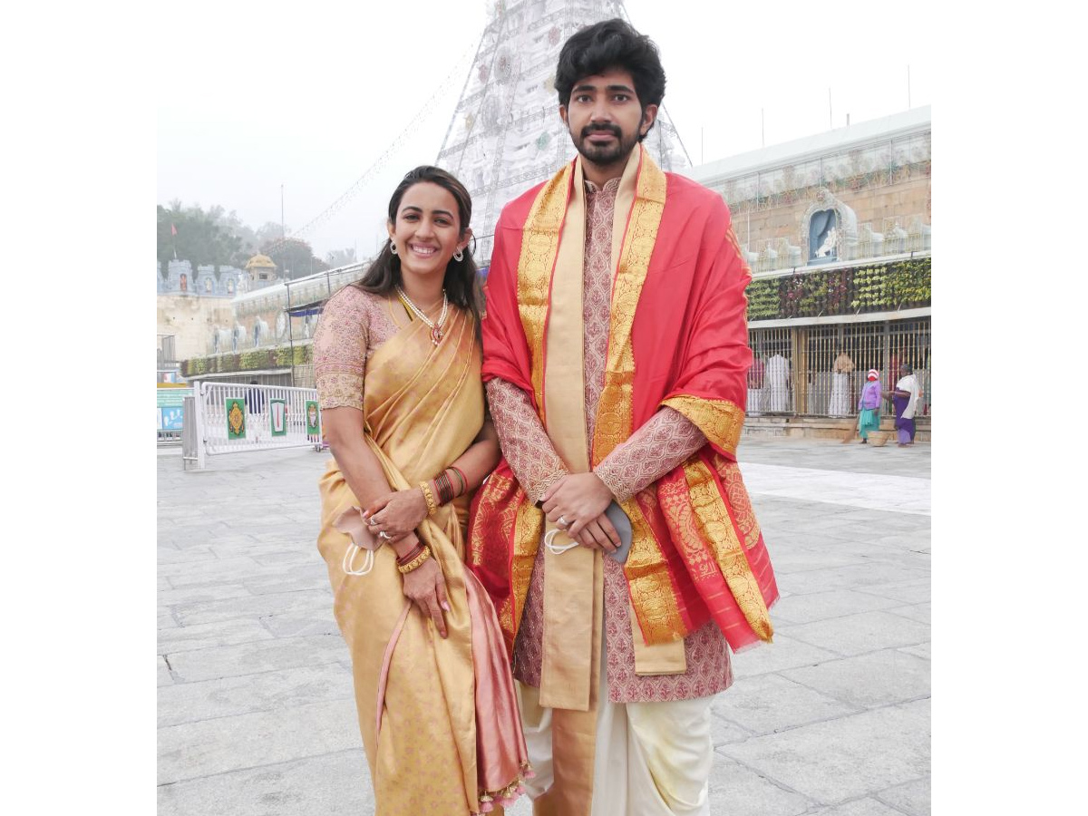 Niharika Konidela Chaitanya Jonnalagadda Visits Tirumala Photo Gallery - Sakshi7