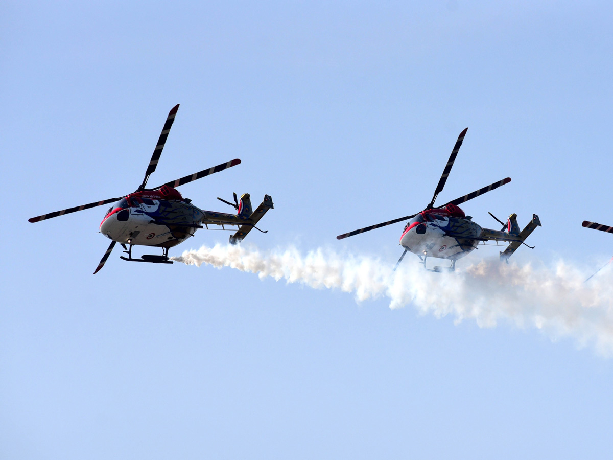 Rajnath Singh attends graduation parade at Airforce academy in Dundigal Photo Gallery - Sakshi7