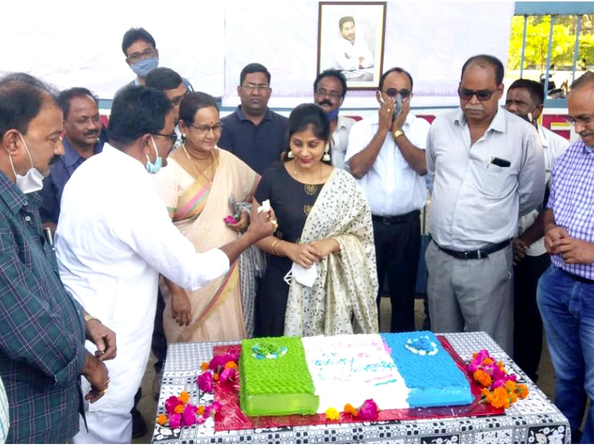 CM YS Jagan Mohan Reddy Birthday Celebrations In Andhra Pradesh - Sakshi10