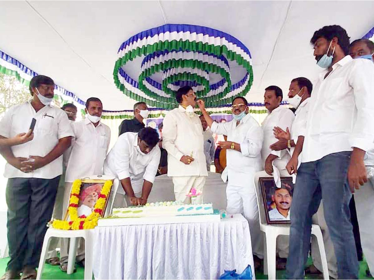 CM YS Jagan Mohan Reddy Birthday Celebrations In Andhra Pradesh - Sakshi69