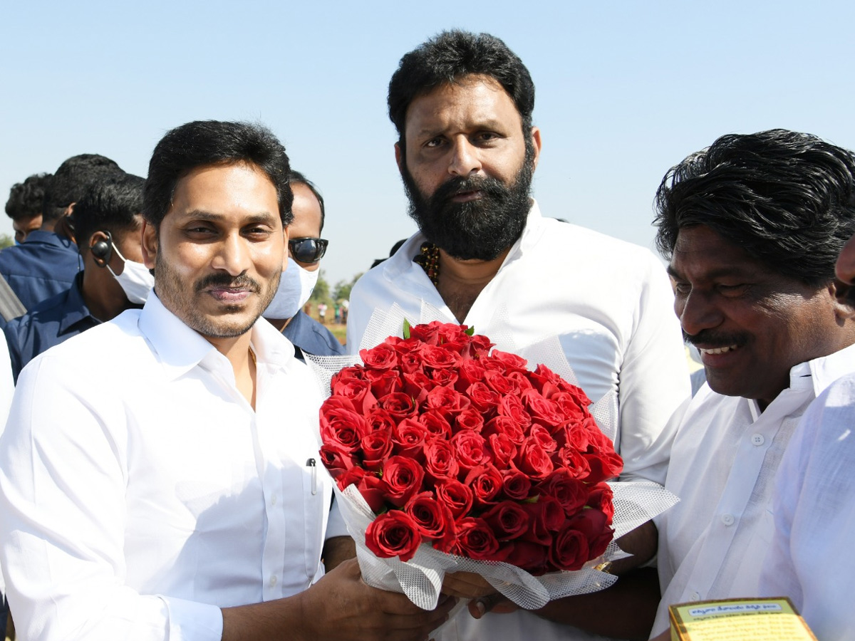 Land Resurvey Project: CM YS Jagan Launch in Krishna district Photo Gallery - Sakshi11