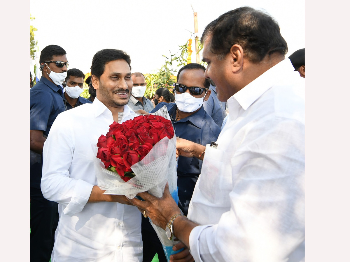 Land Resurvey Project: CM YS Jagan Launch in Krishna district Photo Gallery - Sakshi12