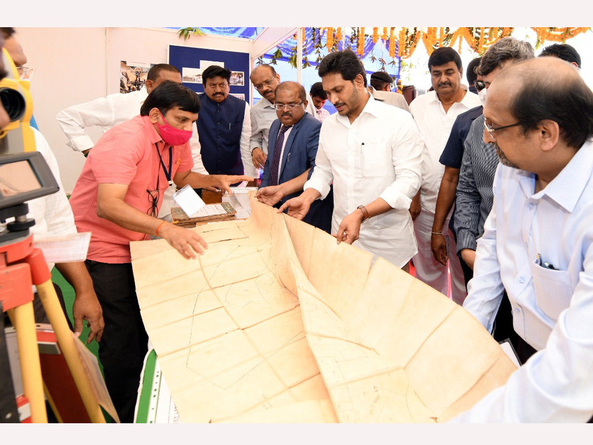 Land Resurvey Project: CM YS Jagan Launch in Krishna district Photo Gallery - Sakshi19