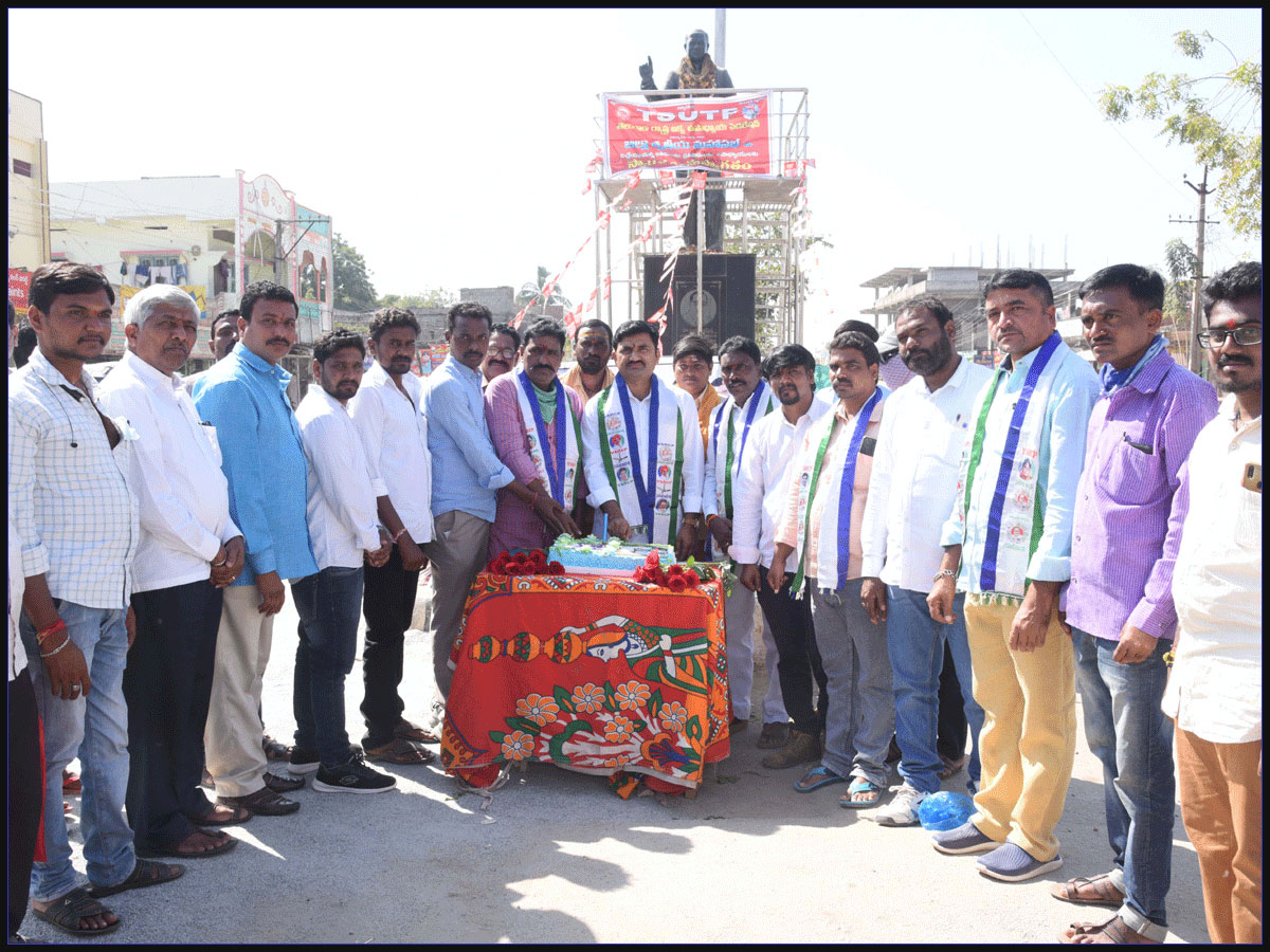  YS Jagan's birthday celebrations In Telangana Photo Gallery - Sakshi16